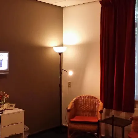 מלון Restaurant Engelanderhof 3*